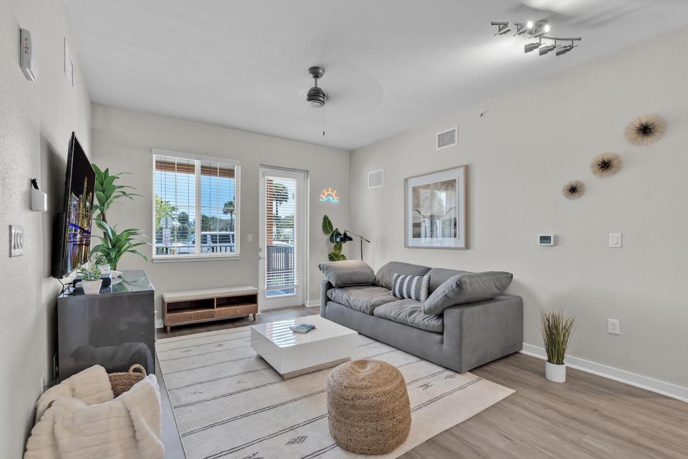 Cozy Retreat 2 Bedroom Hideaway Moments From The Sand ボイントンビーチ エクステリア 写真