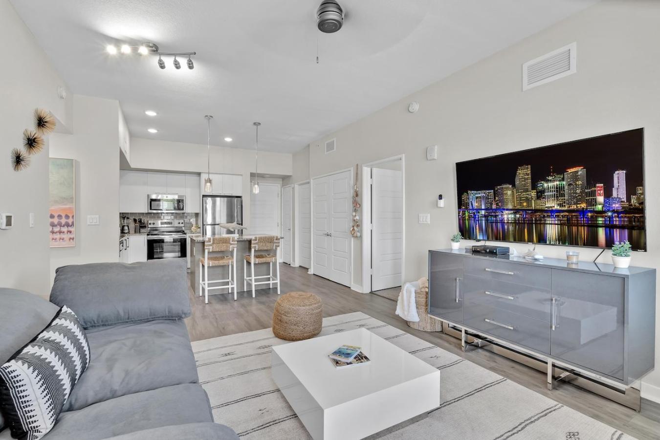 Cozy Retreat 2 Bedroom Hideaway Moments From The Sand ボイントンビーチ エクステリア 写真