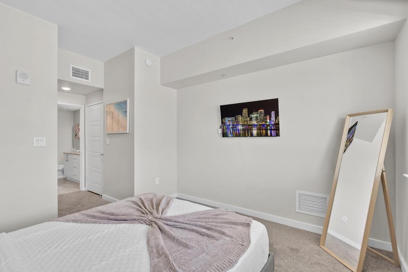 Cozy Retreat 2 Bedroom Hideaway Moments From The Sand ボイントンビーチ エクステリア 写真