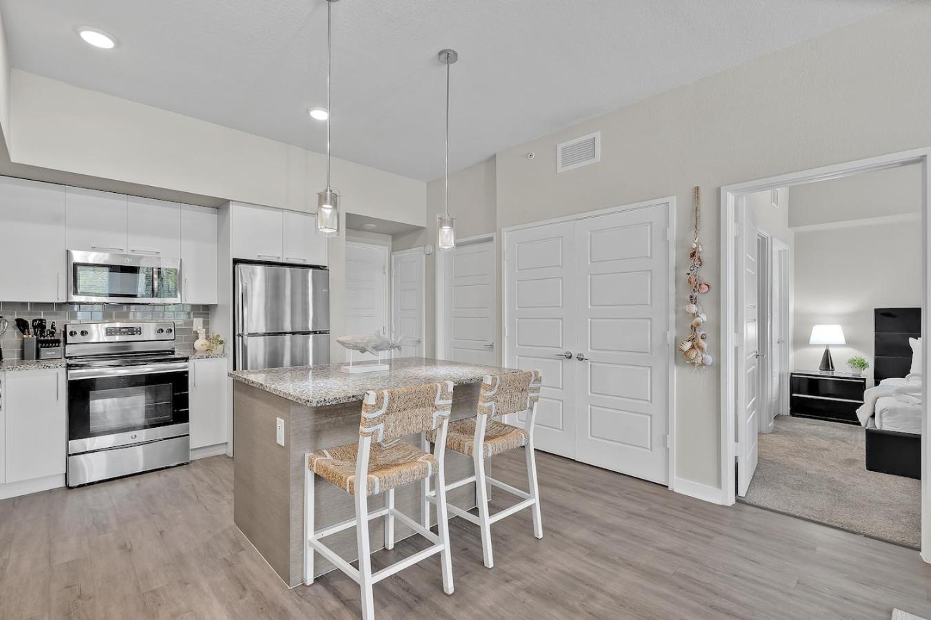 Cozy Retreat 2 Bedroom Hideaway Moments From The Sand ボイントンビーチ エクステリア 写真